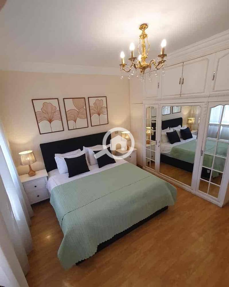 10 e64696c5-01ed-4fac-b2ab-f3c2ca9acf24. jpg