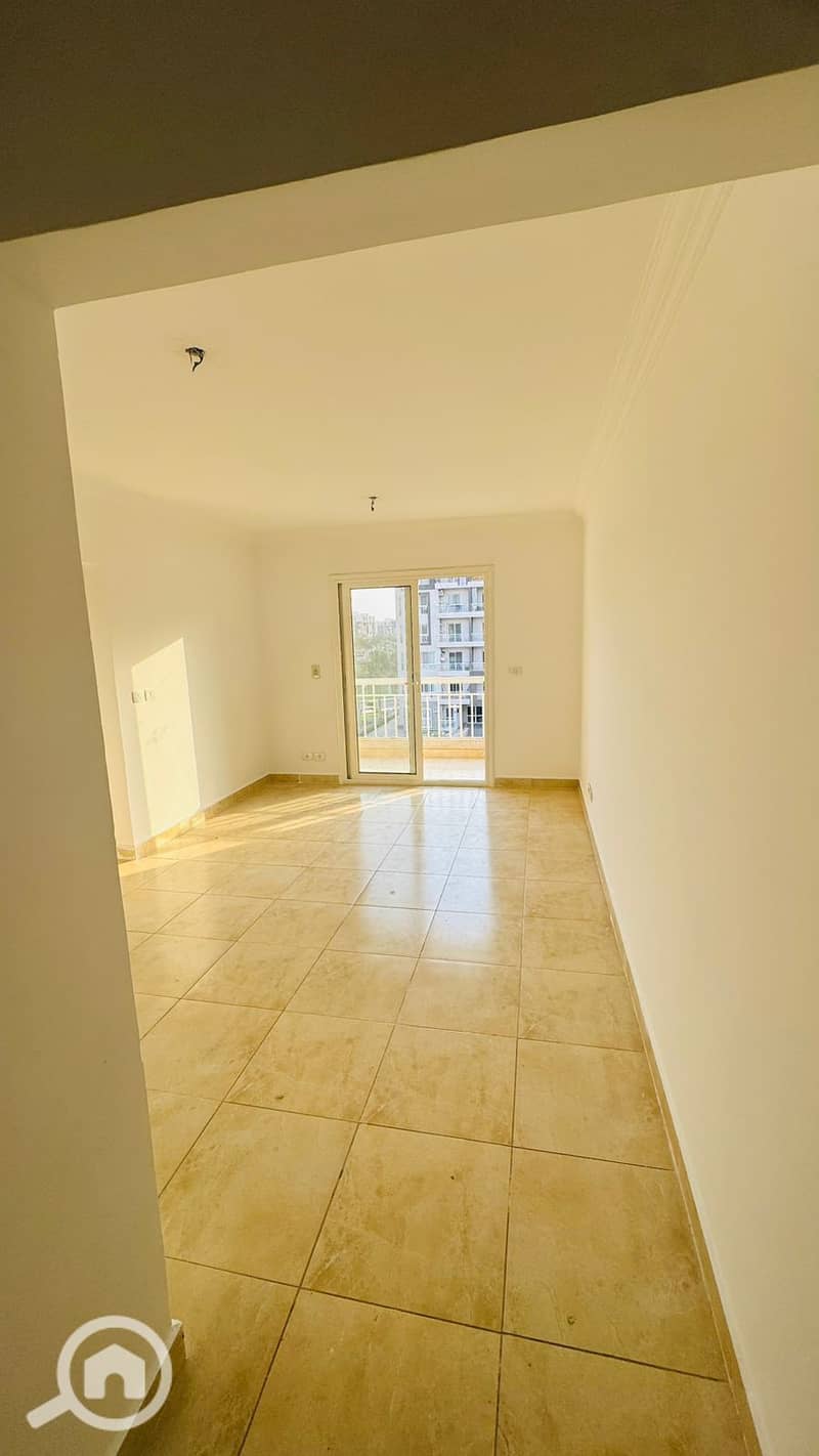 2 498c0be2-4279-41f0-97d5-bac3a0873c8f. jpeg