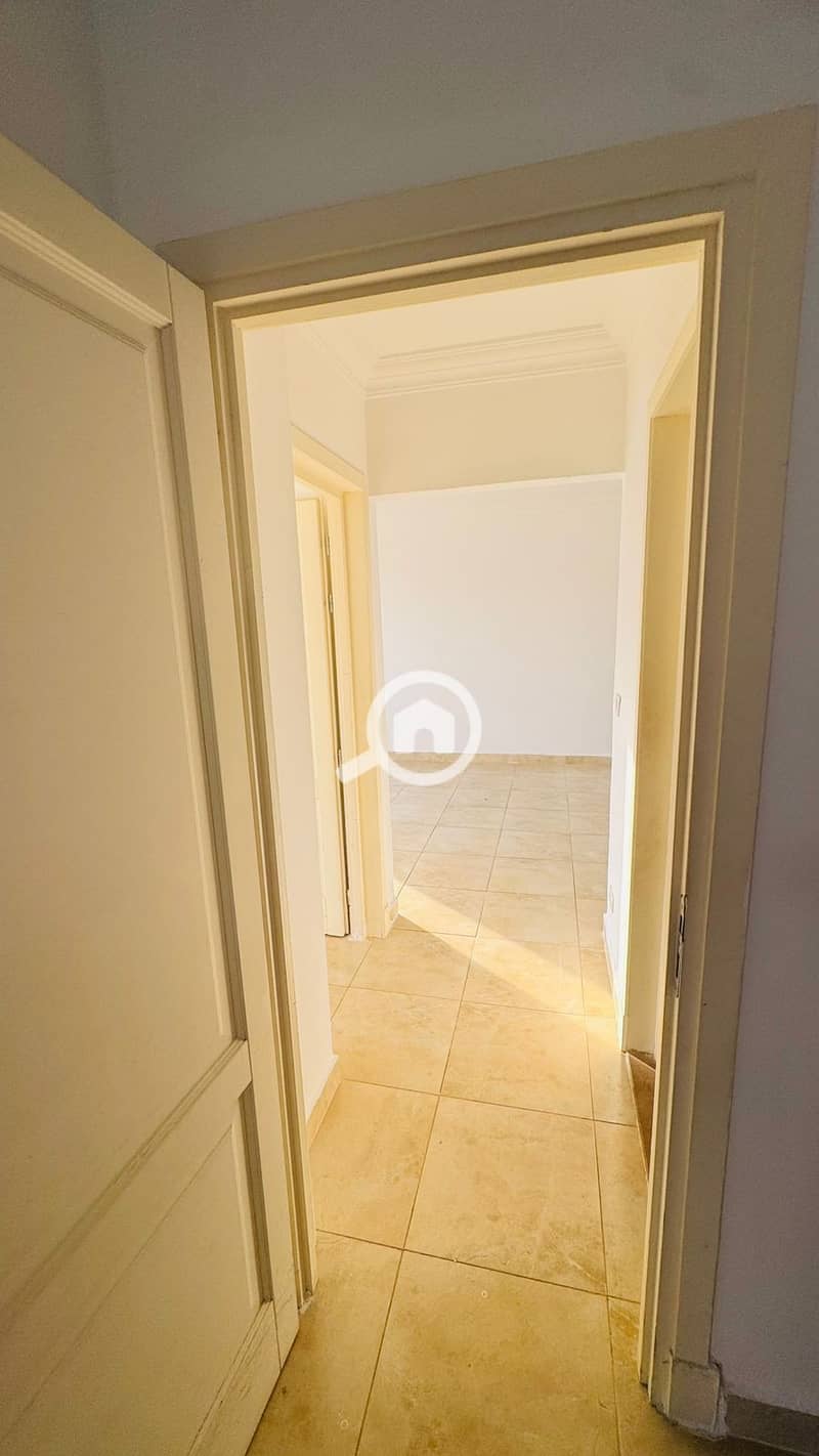 4 d4028dcd-12ca-4f2d-b82a-3b0f48e82b94. jpeg