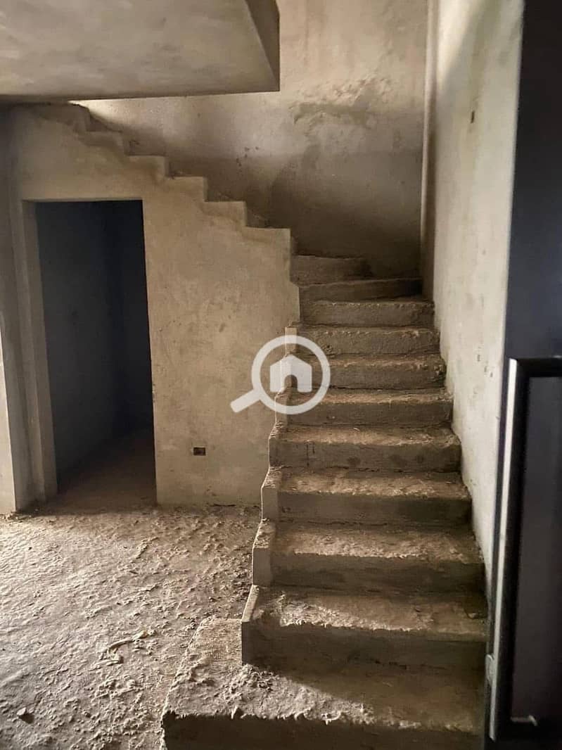 10 WhatsApp Image 2025-12-04 at 20.36. 53. jpeg