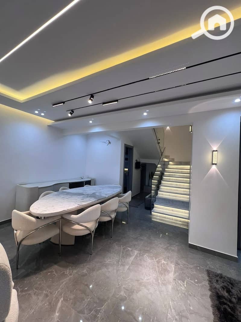 4 0452728b-a473-4001-9c4a-96fd7aec6b21. jpeg