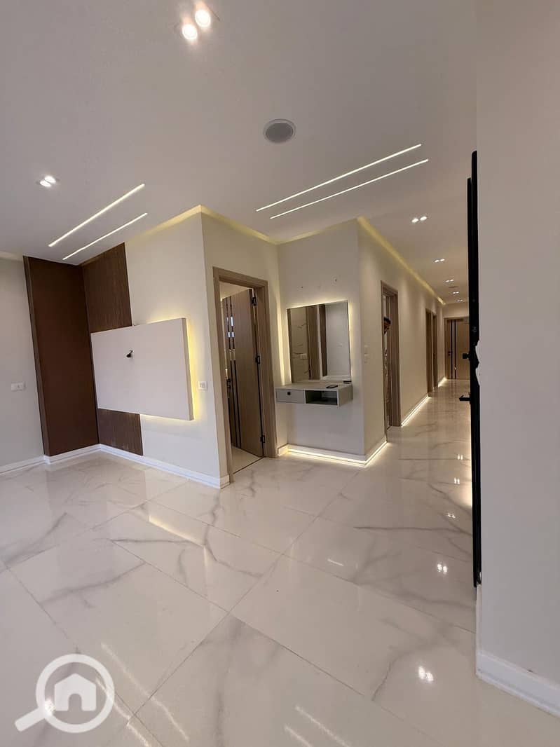 5 WhatsApp Image 2025-12-10 at 13.44. 38_24b1e0c4. jpg