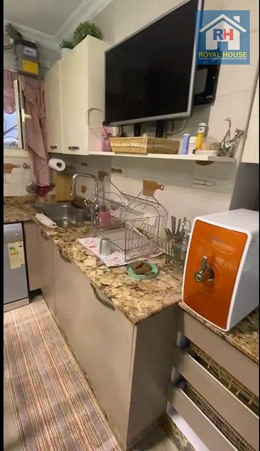 8 WhatsApp Video 2025-12-08 at 10.20. 54 AM. mp4_snapshot_00.05. 717. jpg