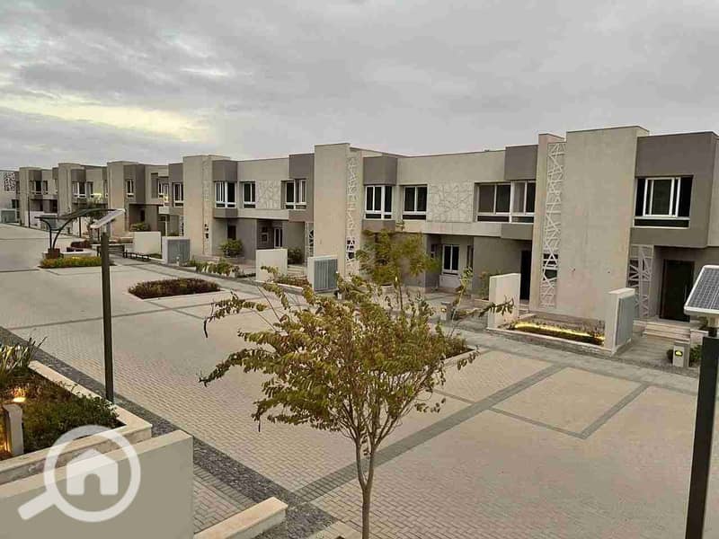 1000082512. jpg 1000082512. jpg