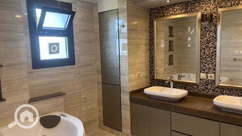 10 0ed7fbe9-15ef-4f23-a601-3020511ec592. jfif. jpg