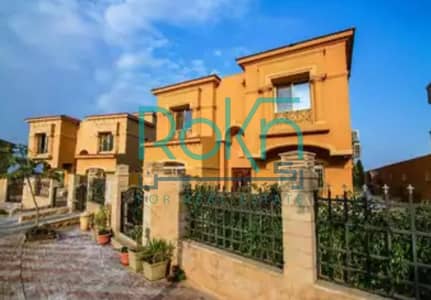 فیلا 5 غرف نوم للبيع في الشيخ زايد، الجيزة - IMG-20251210-WA0070. jpg فیلا 5 غرف نوم للبيع في الشيخ زايد، الجيزة - IMG-20251210-WA0070. jpg