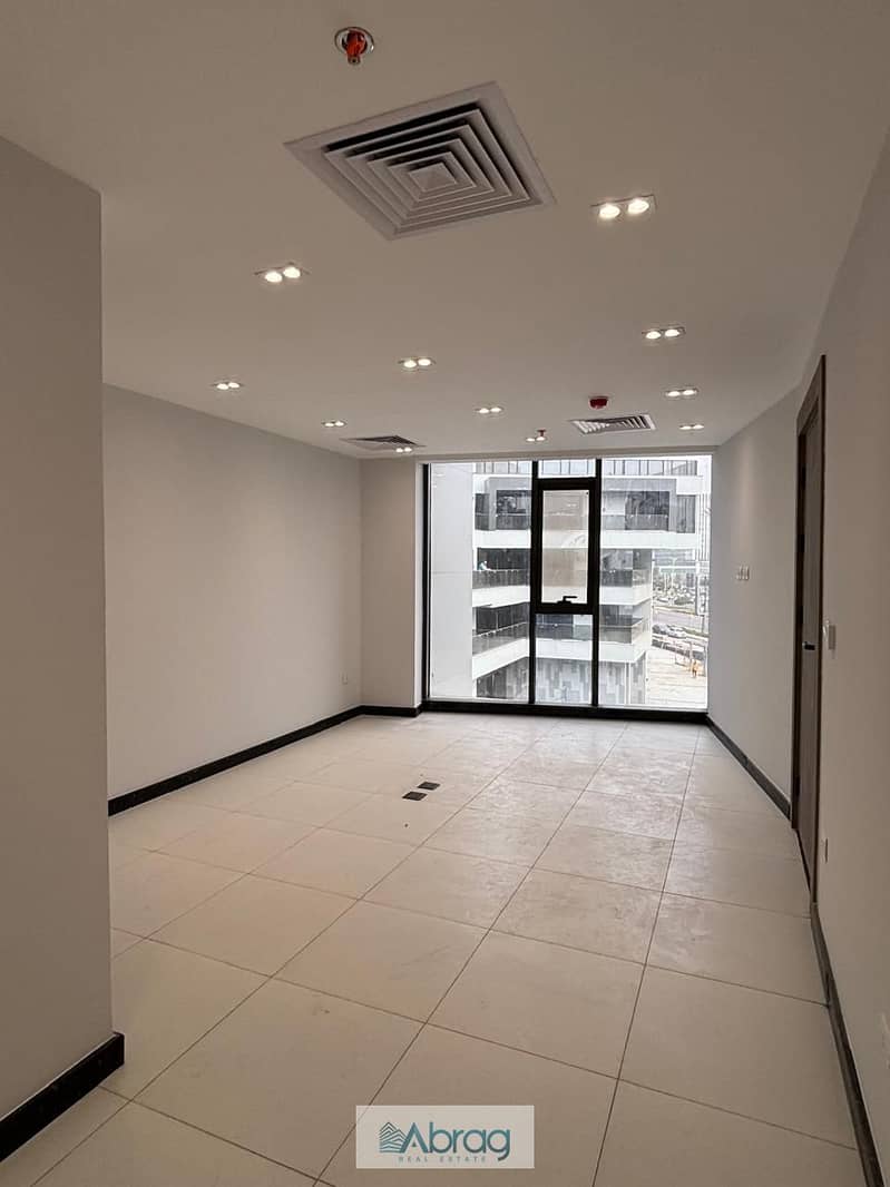 5 WhatsApp Image 2025-12-08 at 18.35. 12 (1). jpeg