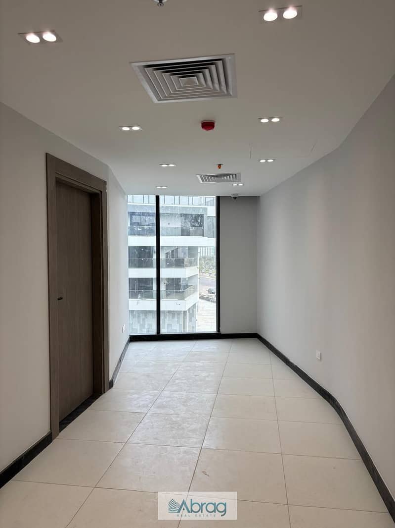 6 WhatsApp Image 2025-12-08 at 18.35. 12. jpeg