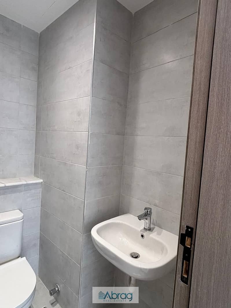 8 WhatsApp Image 2025-12-08 at 18.35. 13 (2). jpeg