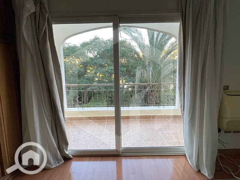 10 Zayed 2000 10. jpg