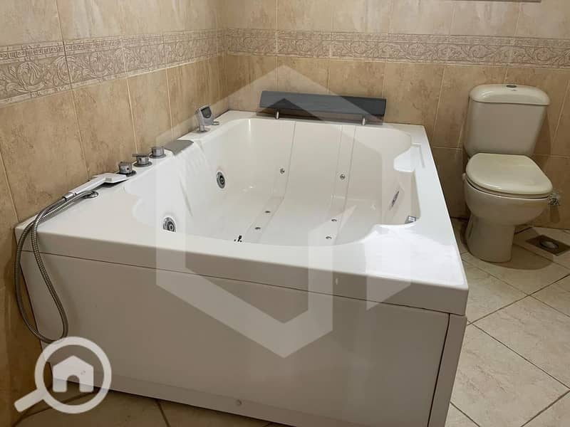 12 Zayed 2000 12. jpg