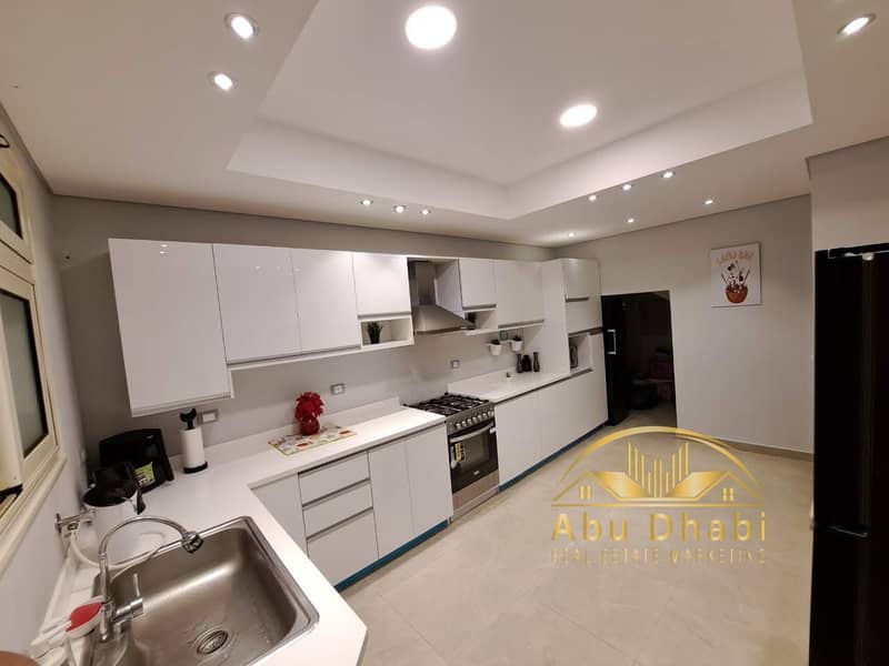 8 579058570_861755399721056_5386625018909863919_n. jpg