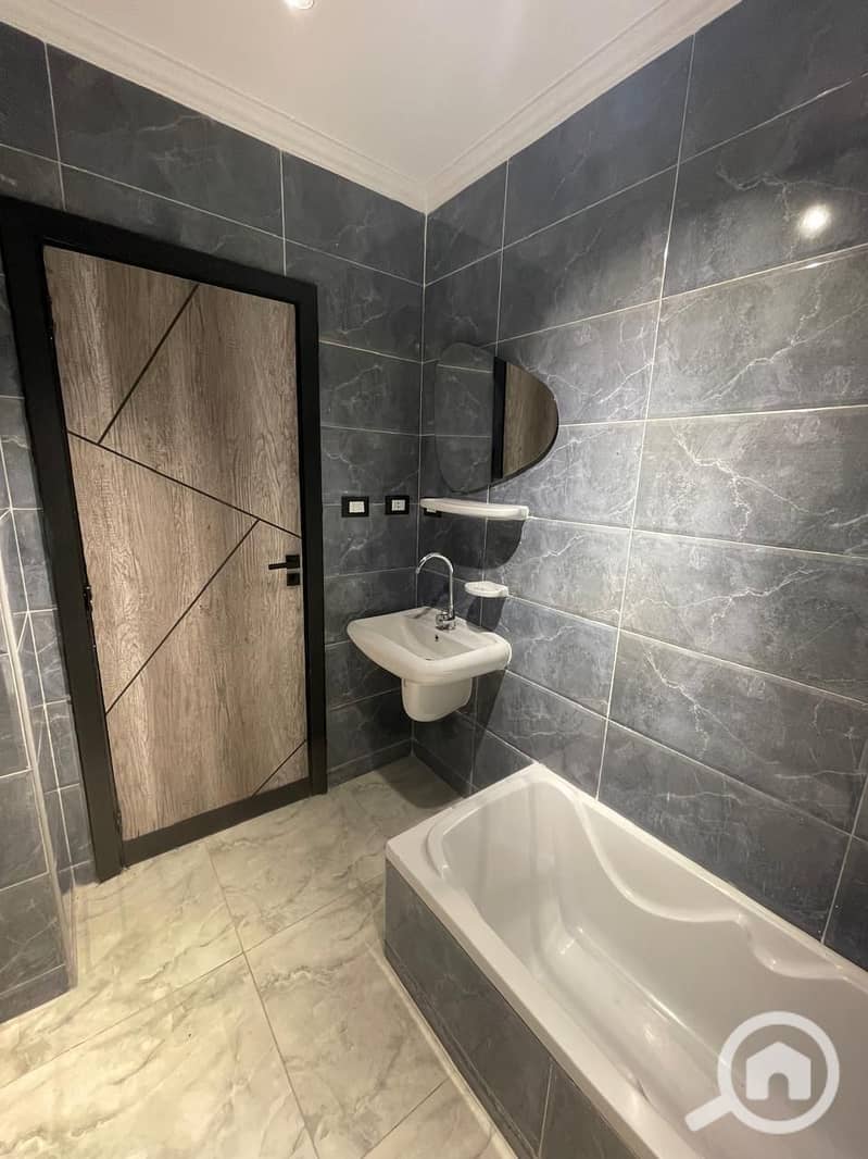 9 111495bc-0784-4ff2-8fa7-1c55cff2e0d6. jpeg