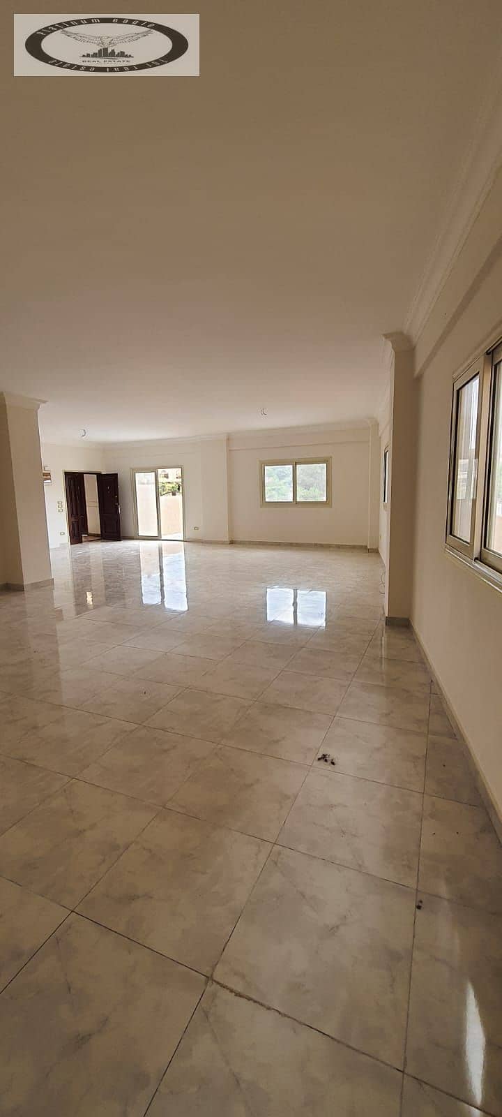 2 d673599f-2185-40b8-828f-bd34baf47857. jpg