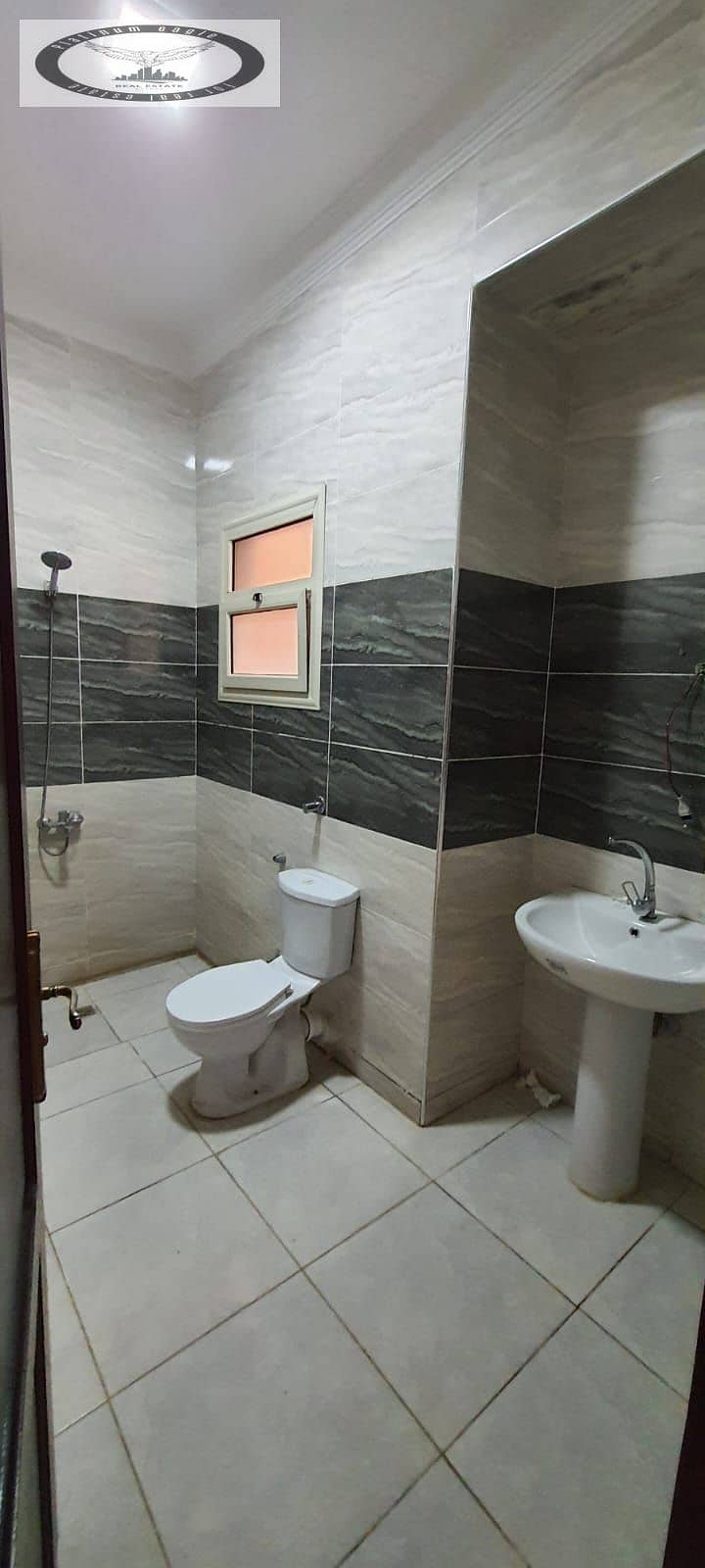 12 25a56969-1051-4ac9-a9b6-7be7792a3cca. jpg