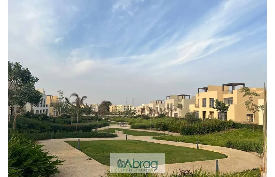 9 8391562-47b49o. jpg