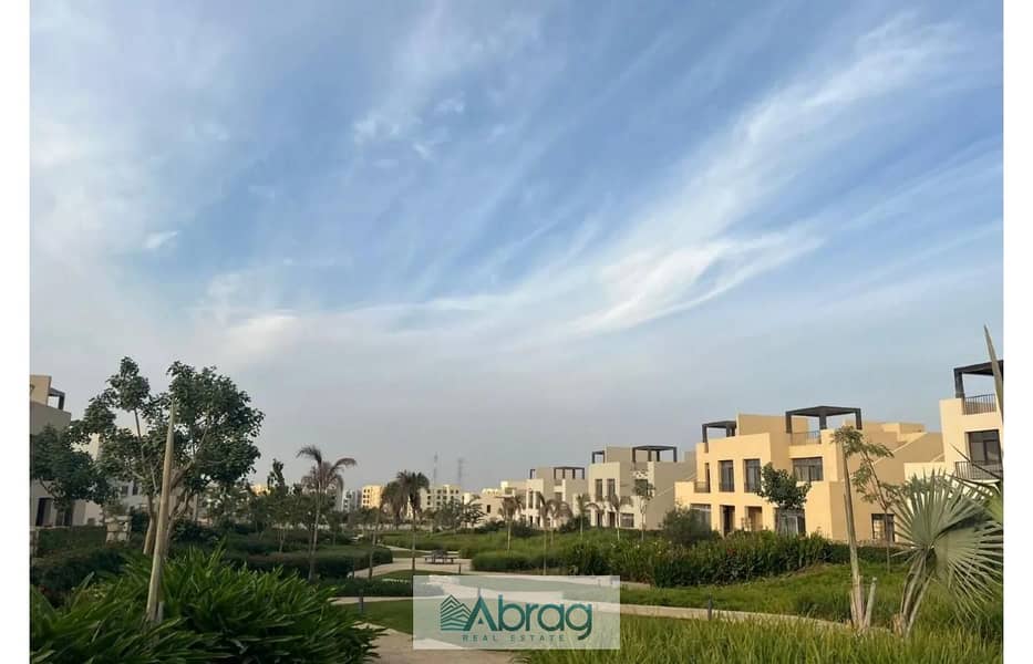 12 8391562-a8777o. jpg