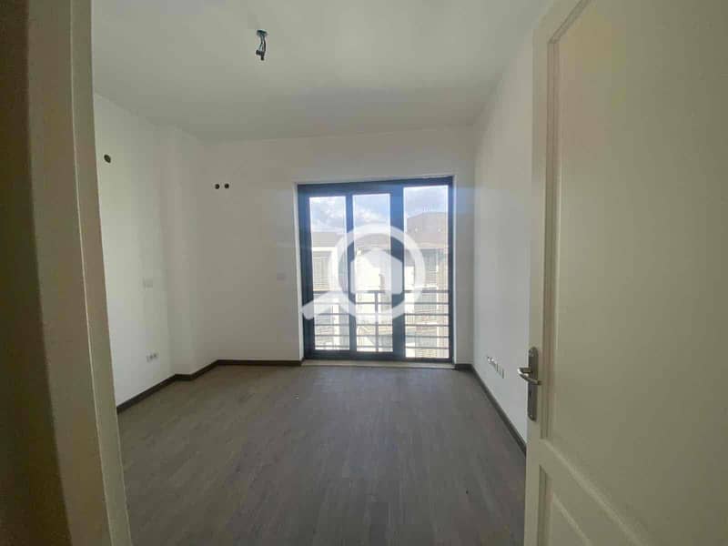 14 21328eea-2f7f-422e-b8bb-1a29ff8fbf7b. jpg