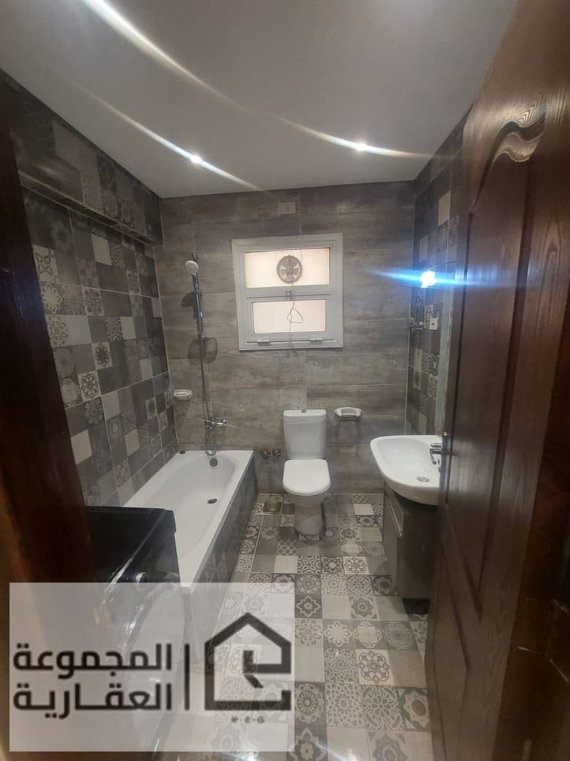 8 db8a8c5b-19b4-49ac-972a-d7c077cec6e9. jpg