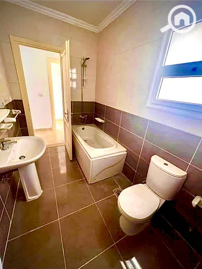 5 WhatsApp Image 2025-12-10 at 15.20. 00. jpeg