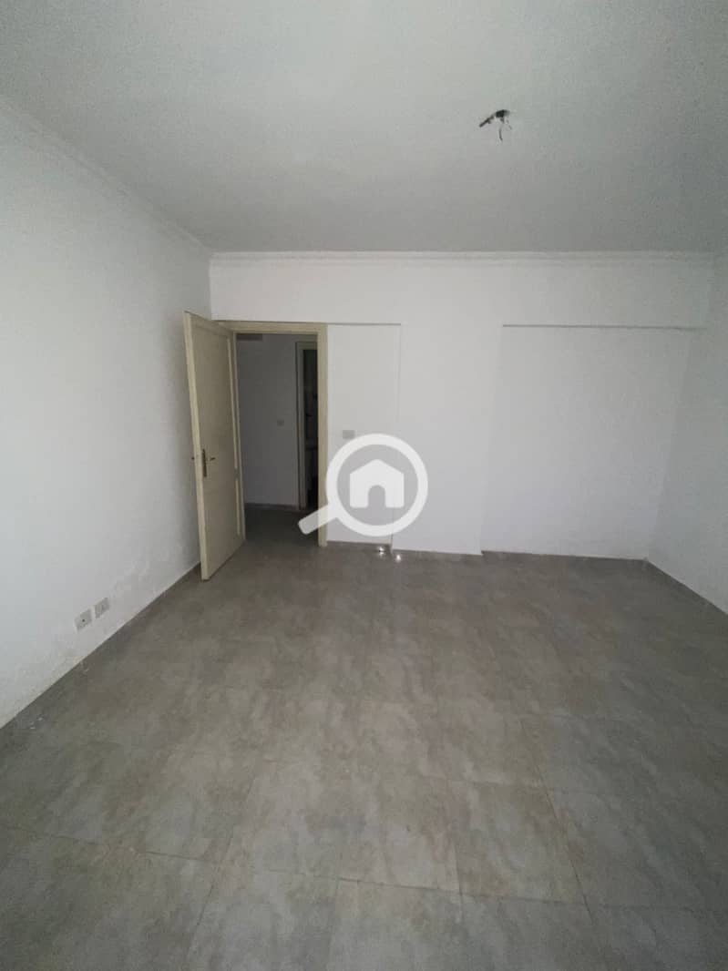 4 b313847a-c7b5-46c8-be1b-4e3f72eebc32. jpeg