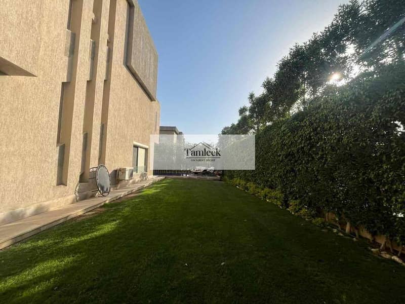 7 6bb8105a-9d32-4f77-b747-bf3738101937. jpg