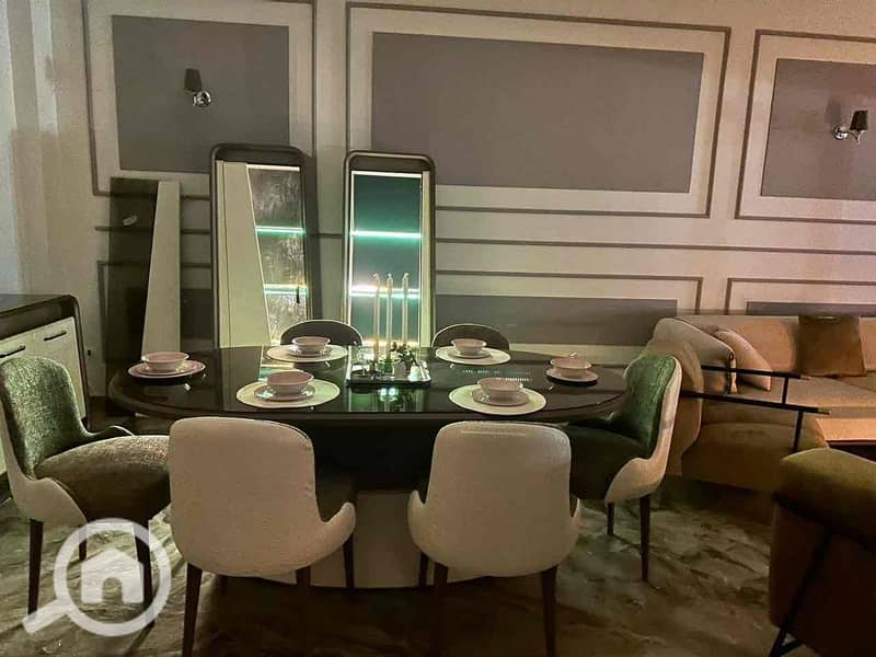 2 38e12c72-0baf-422d-81f0-fbfc80dbc1f4. jpg