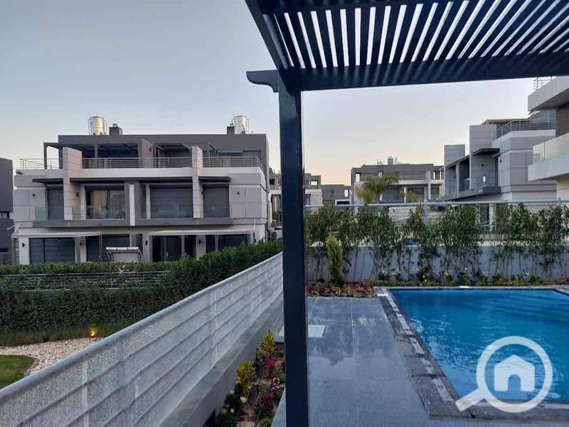 2 9d3ba2e4-d006-4114-945b-28bf8f12ebd7. jpg