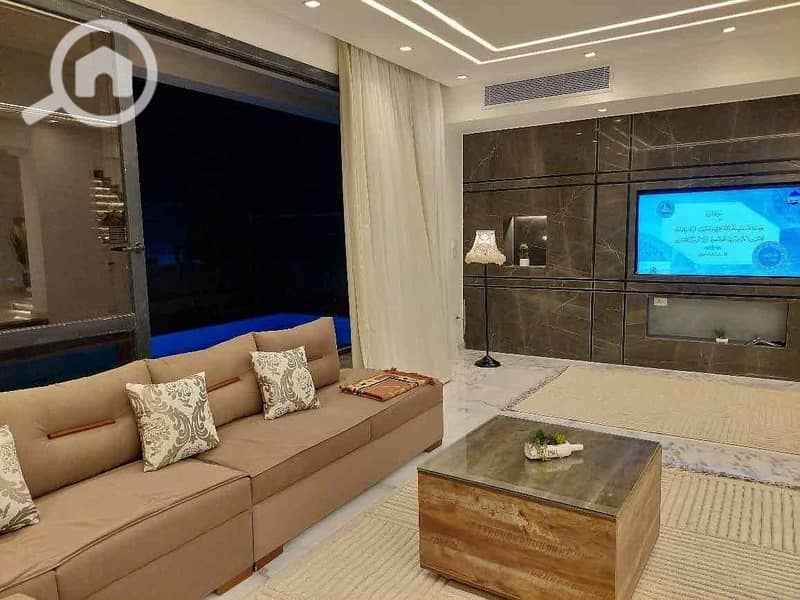 19 4ce6e966-7037-4e44-9f89-40e9b2242c7a. jpg