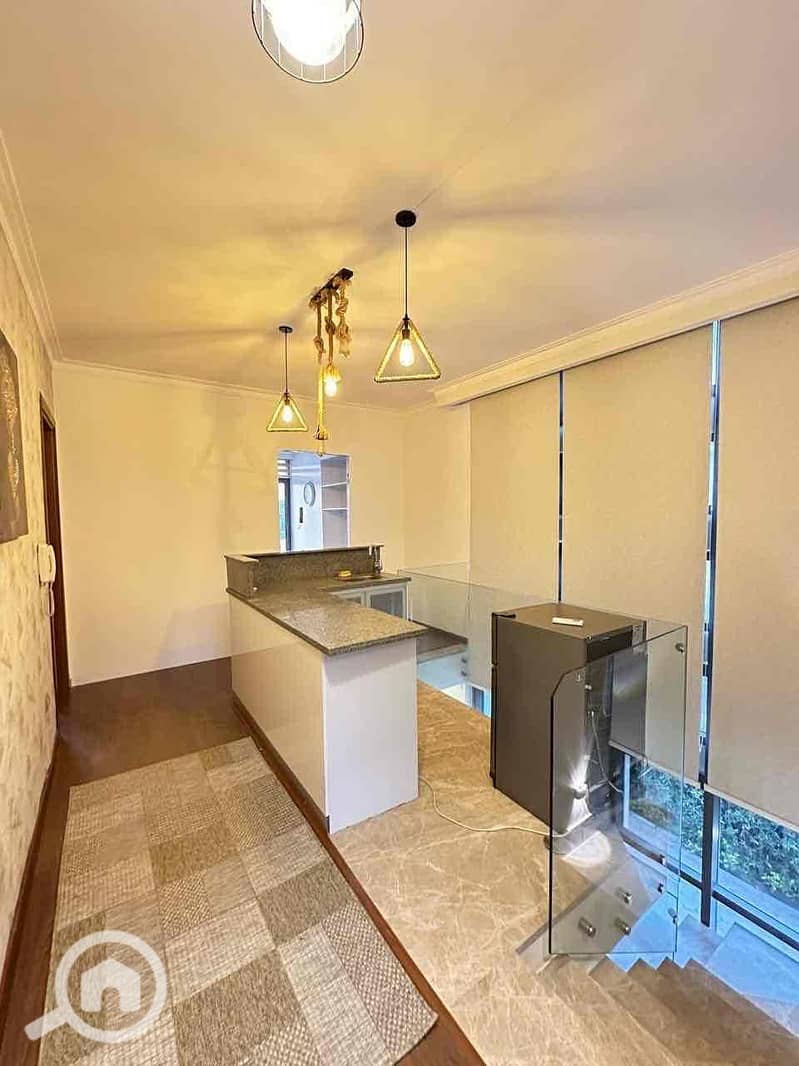 10 41b4a049-9151-4ff6-a456-1d490b7882af. jpg