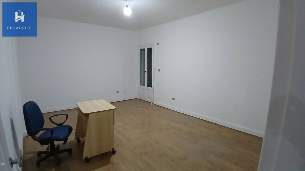 4 شقة للبيع في الدقى 240م فى شارع فينى الرئيسى و كأنك فى الزمالك ( تشطيب مجدد ) . (4). jpg