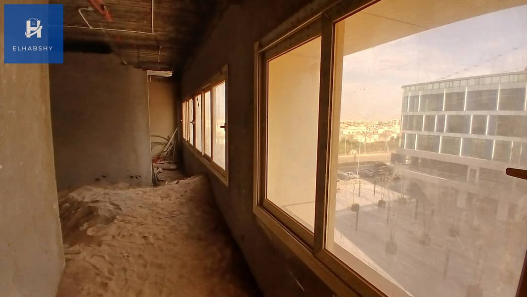 4 مكتب 400م للإيجار في مول شهير على شارع الشباب الرئيسى في الشيخ زايد (4). jpg