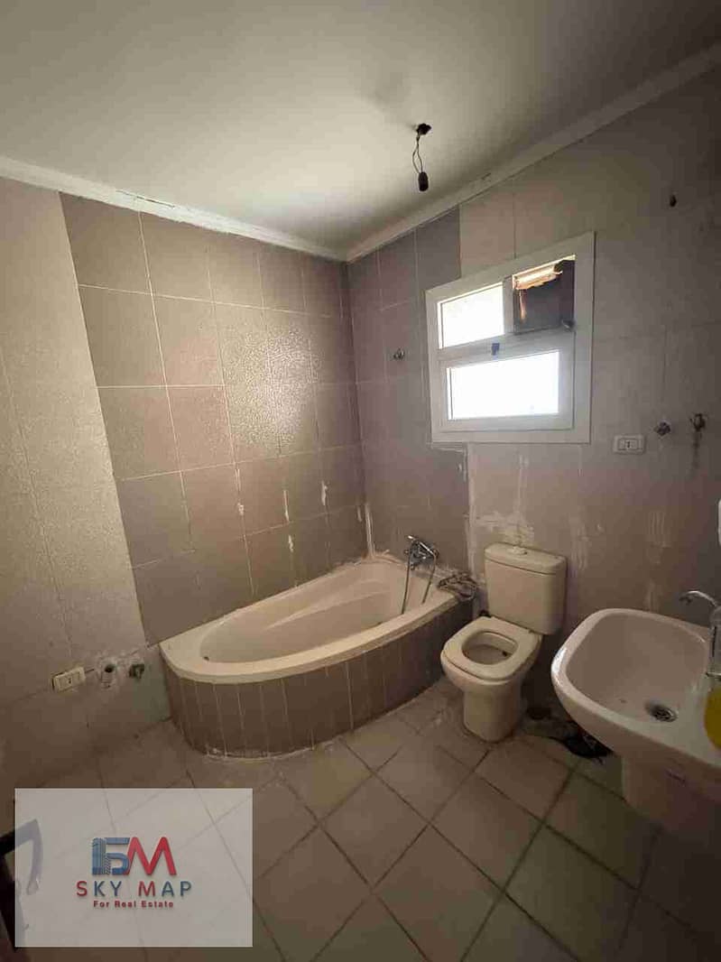 1000250747. jpg 1000250747. jpg