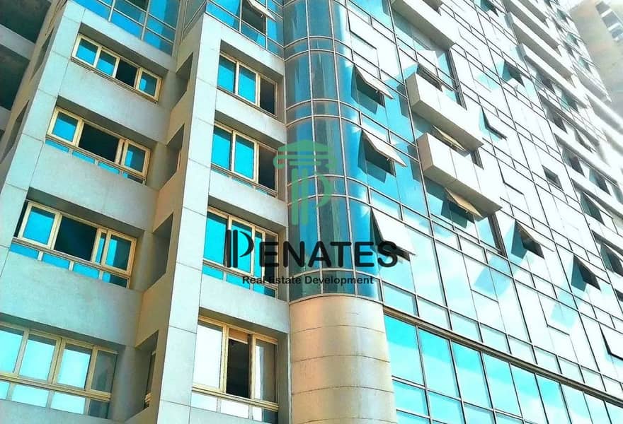 3 8368420-4d633o. jpg