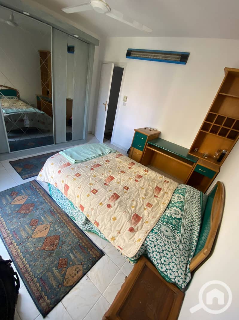 4 9fe072d2-0d67-487a-a226-79d6747f2b10. jpeg