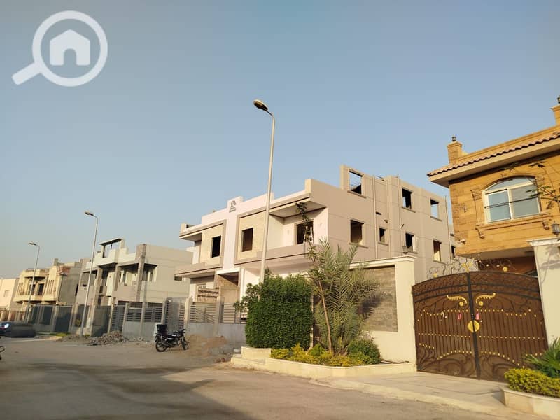 21 700b4bbf-e9bd-48f7-9904-26b9c1e70455. jpg