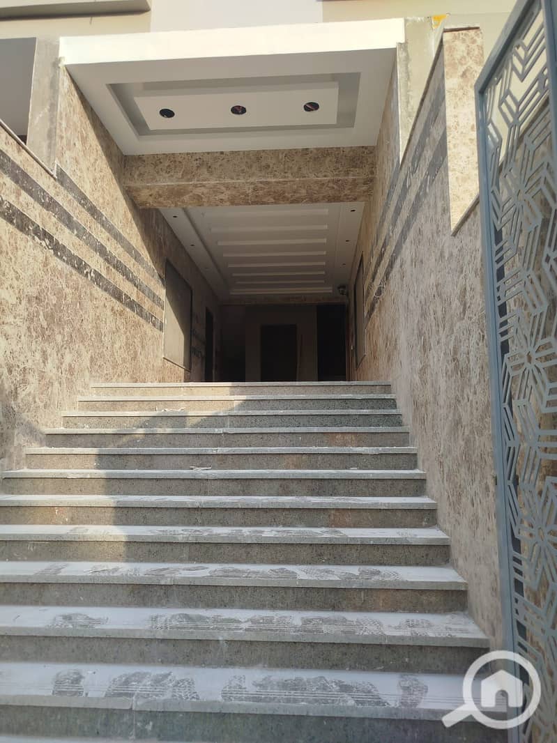 25 b57f1641-1e0e-4a54-8c8a-81cfb8061daf. jpg