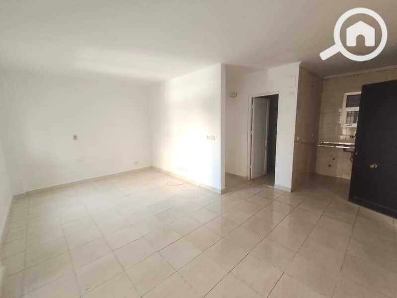 5 306f26dd-0d4d-4715-a3a8-067ed41b0988. jpg