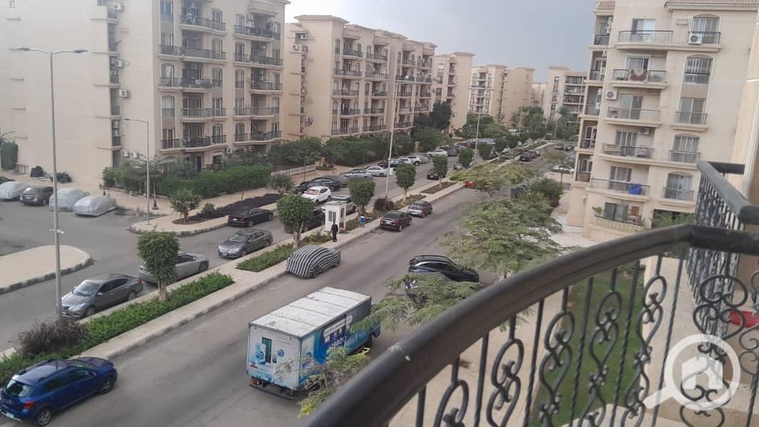 10 03a39d0b-0f84-4d95-92b8-48fa1d2dfc43. jpeg