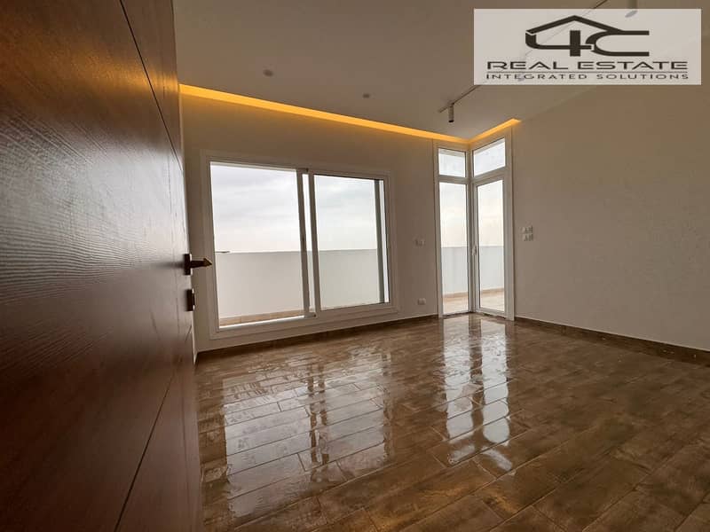 42 WhatsApp Image 2025-12-10 at 12.13. 44 (2). jpeg