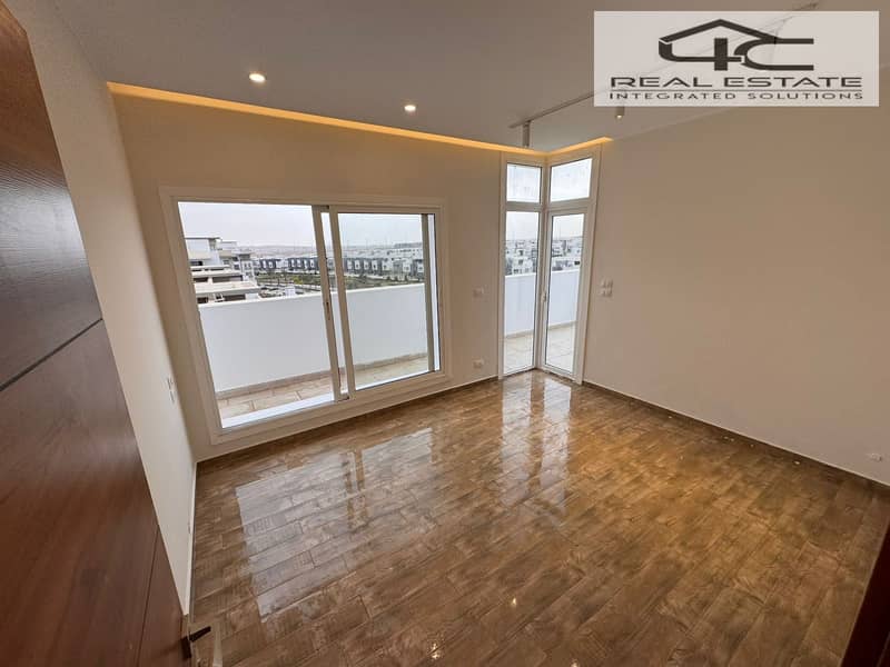 44 WhatsApp Image 2025-12-10 at 12.13. 45 (1). jpeg