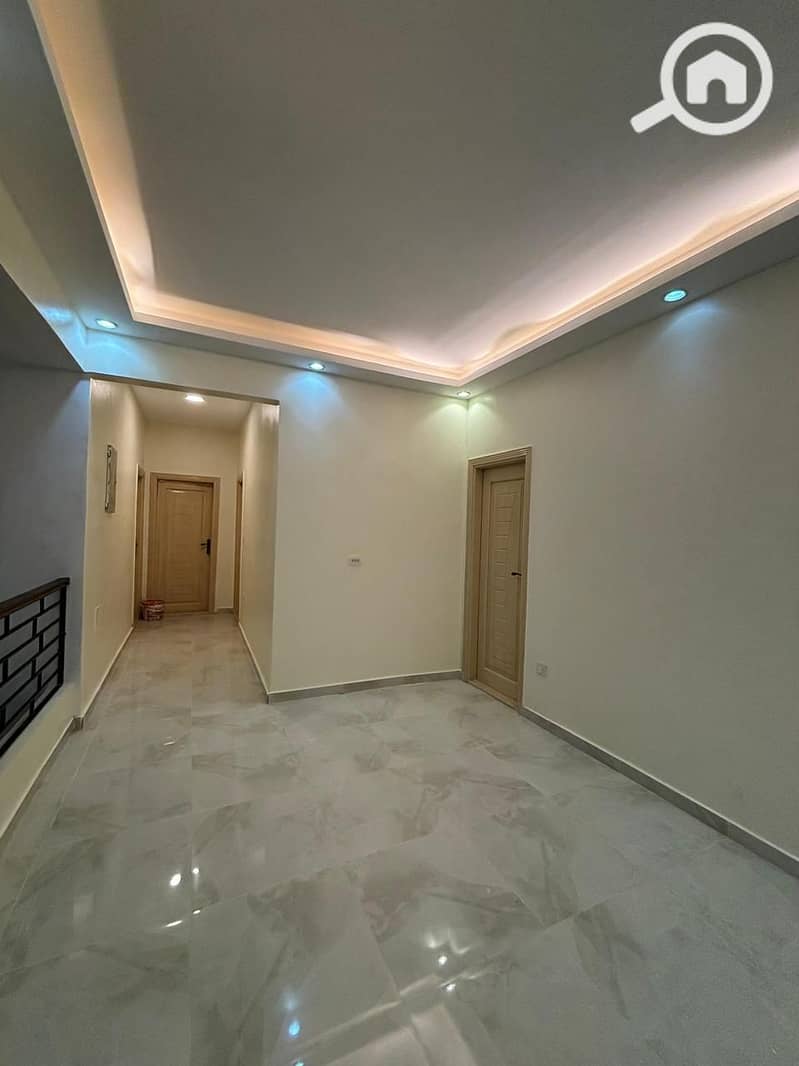 4 35e0fd99-d3a7-4fcb-83d7-953cbb6026dc. jpeg