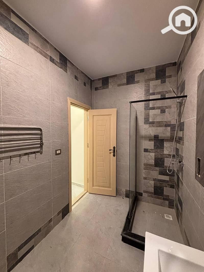 9 57d56858-f807-48f5-a032-fcad221511d2. jpeg