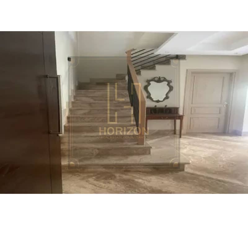 4 8289077-cfe82o. jpg