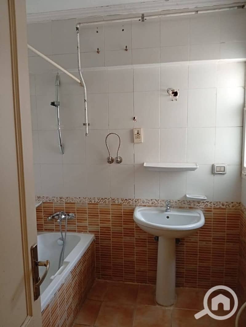 10 6e74863b-696e-4c99-a1fa-8aa770451988. jpeg