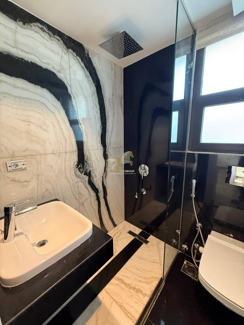 12 WhatsApp Image 2025-10-30 at 16.39. 05_686d98b3. jpg