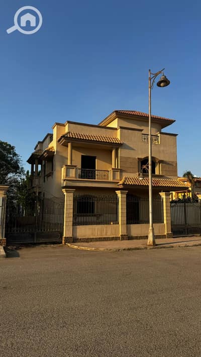 فیلا 5 غرف نوم للبيع في الشيخ زايد، الجيزة - WhatsApp Image 2025-12-08 at 16.48. 15_368e983d. jpg فیلا 5 غرف نوم للبيع في الشيخ زايد، الجيزة - WhatsApp Image 2025-12-08 at 16.48. 15_368e983d. jpg