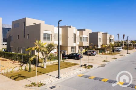 4 Bedroom Villa for Sale in 6th of October, Giza - photo_3_2024-12-05_15-08-18. jpg