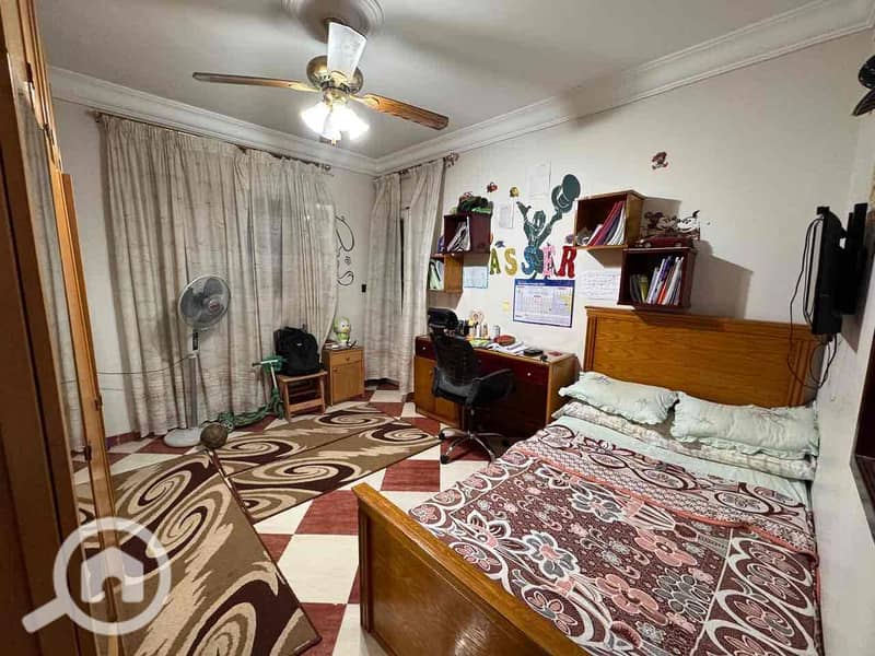 8 c097009a-8fac-422e-a406-c33a1daa216e. jpg