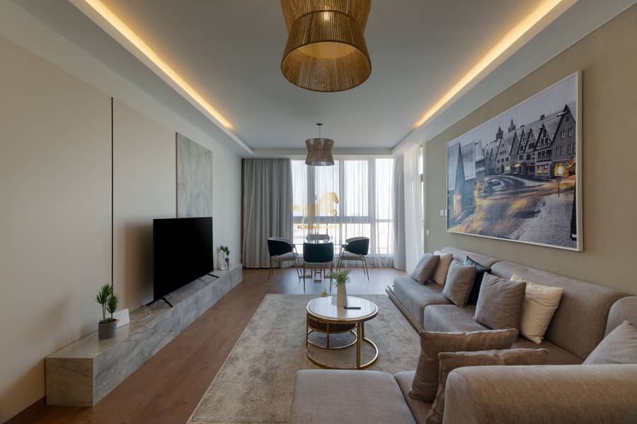 4 0V3A2473-Edit. jpg